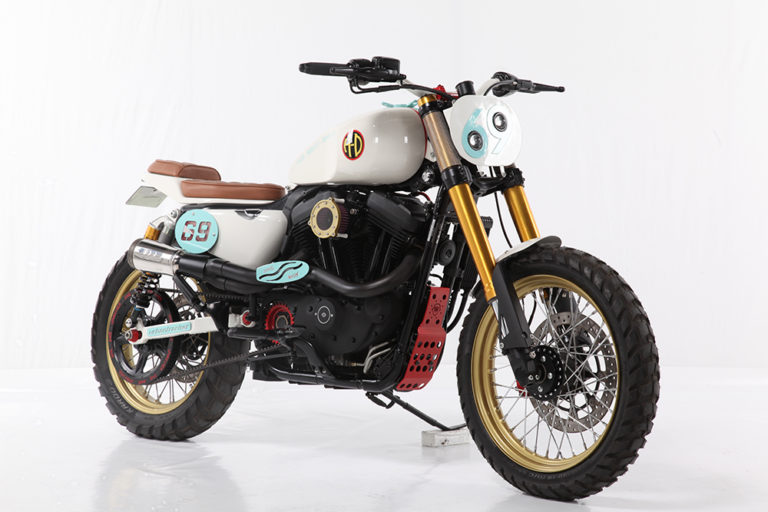 Urbantracker, un scrambler urbain sur base Sportster par Lord Drake Kustoms