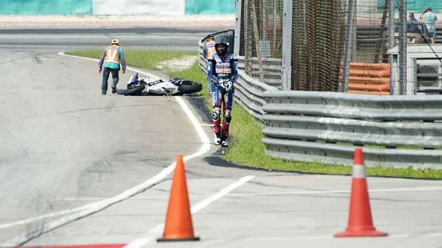 LORIS BAZ CHUTE à 290KM/h à Sepang